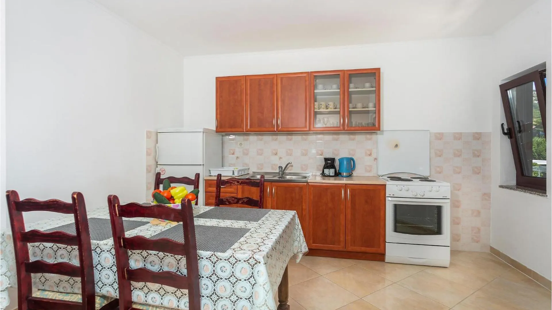 Nice Apartment In Jurandvor With Wifi