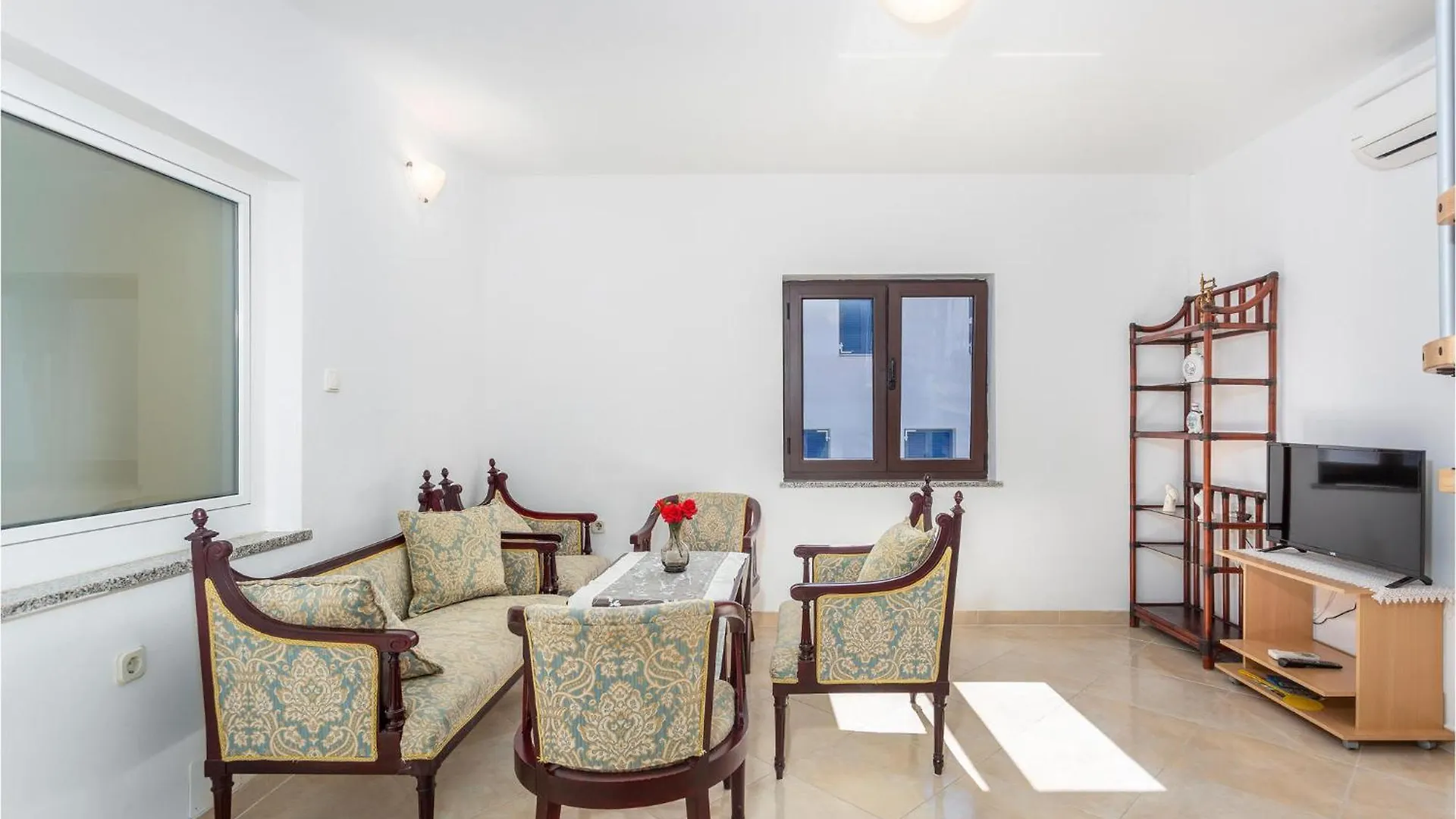 Nice Apartment In Jurandvor With Wifi